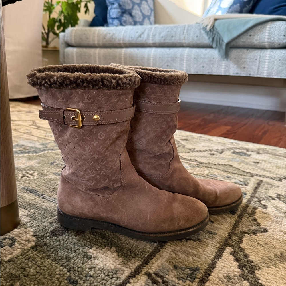 Louis Vuitton Winter Boots, size 40